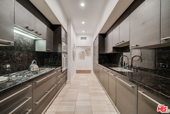 Foto del edificio - 900 W Olympic Blvd