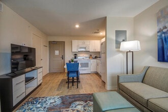 Building Photo - 2220 N Glenville Dr