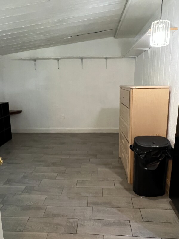 Foto del edificio - 2806 Tropic Rd