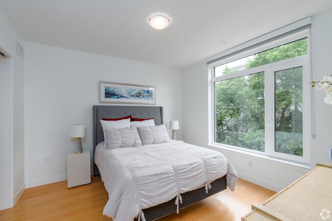 Building Photo - 605 Concord Ave