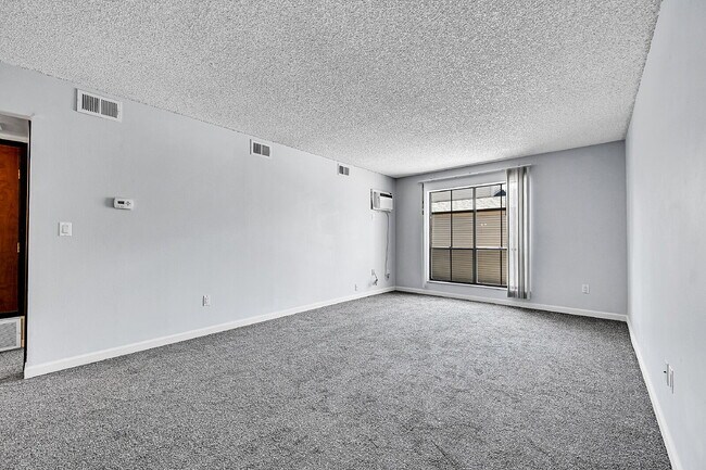 Foto del edificio - $1,195 - 1 Bed, 1 Bath Condo in Denver wit...