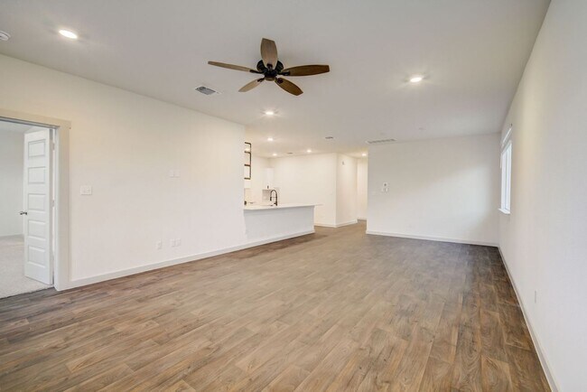 Building Photo - 131 Big Sandy Creek Dr