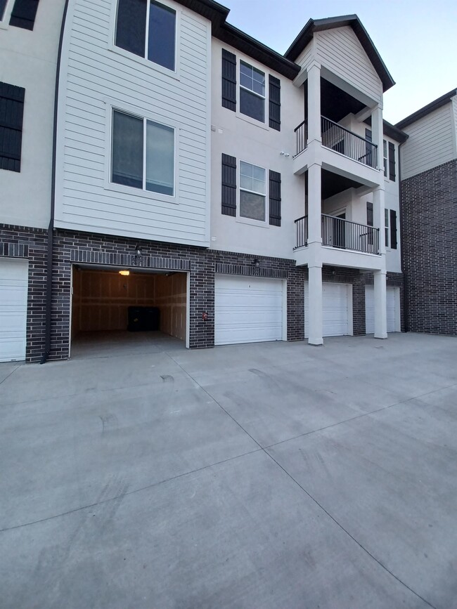 Building Photo - 3765 W 1500 N