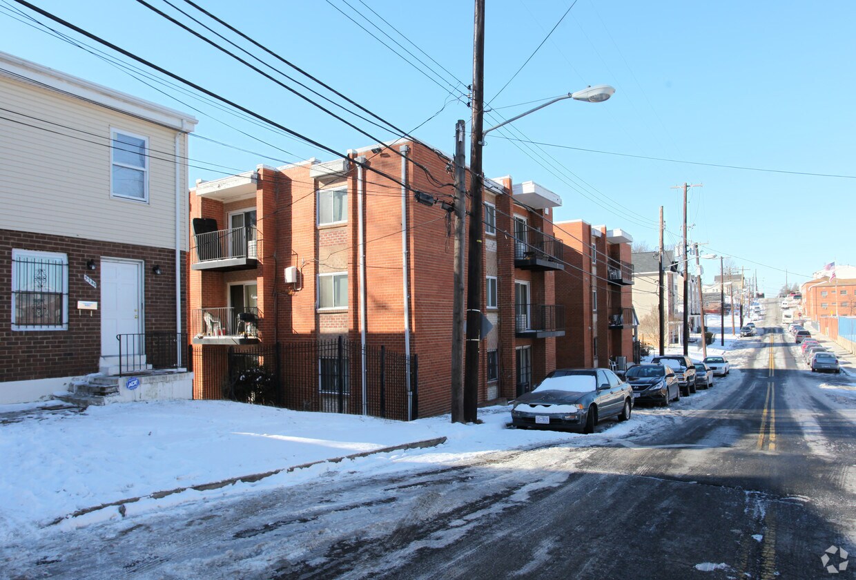 Building Photo - 5337 D St SE