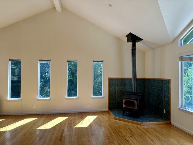 Building Photo - 25060 Soquel San Jose Rd