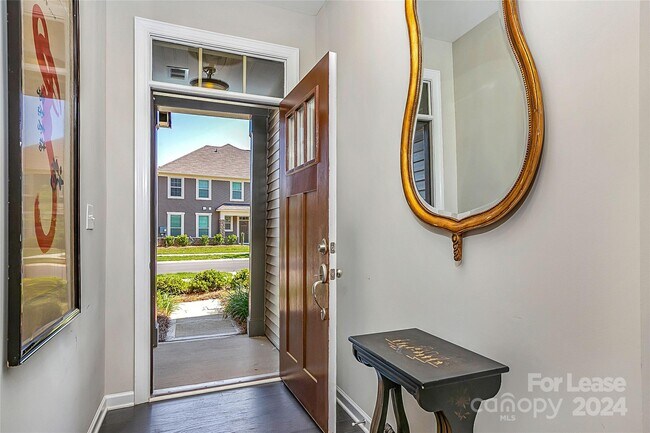 Foto del edificio - 9449 Glenburn Ln
