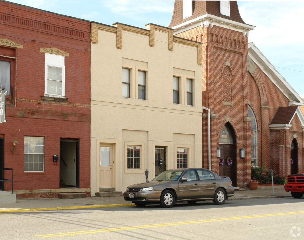 Building Photo - 2714 Louisa St