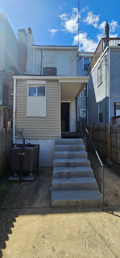 Building Photo - 1507 N Caroline St