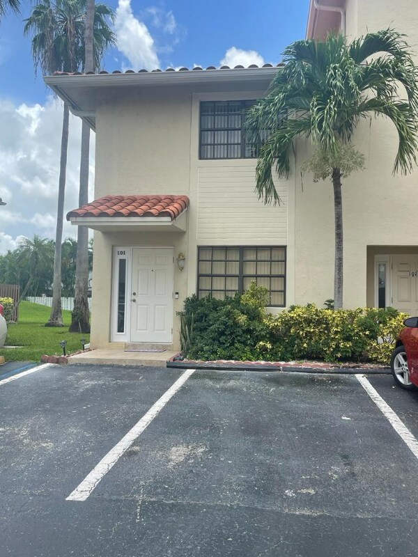 9880 Hammocks Blvd Miami, FL 33196 Alquileres en Miami, FL