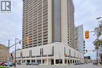 Building Photo - 150 Park St W