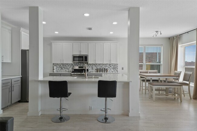 Building Photo - 10522 Badger Canyon Dr