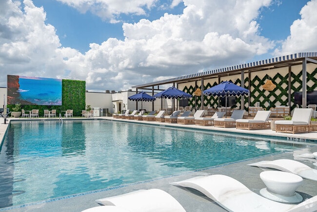 Rooftop Pool with Jumbo Screen - Solomon