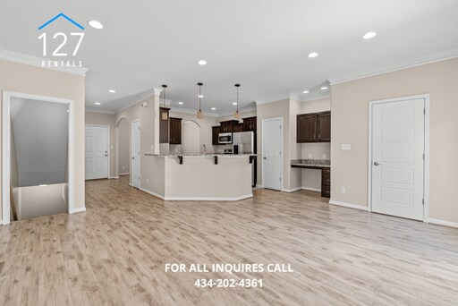 Foto del edificio - Luxury Townhome for Rent in Timberlake – 4...