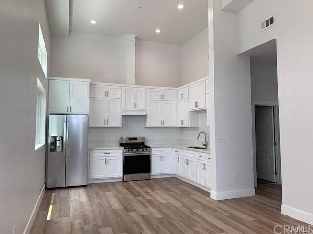 Building Photo - 9169 Normandie Ave