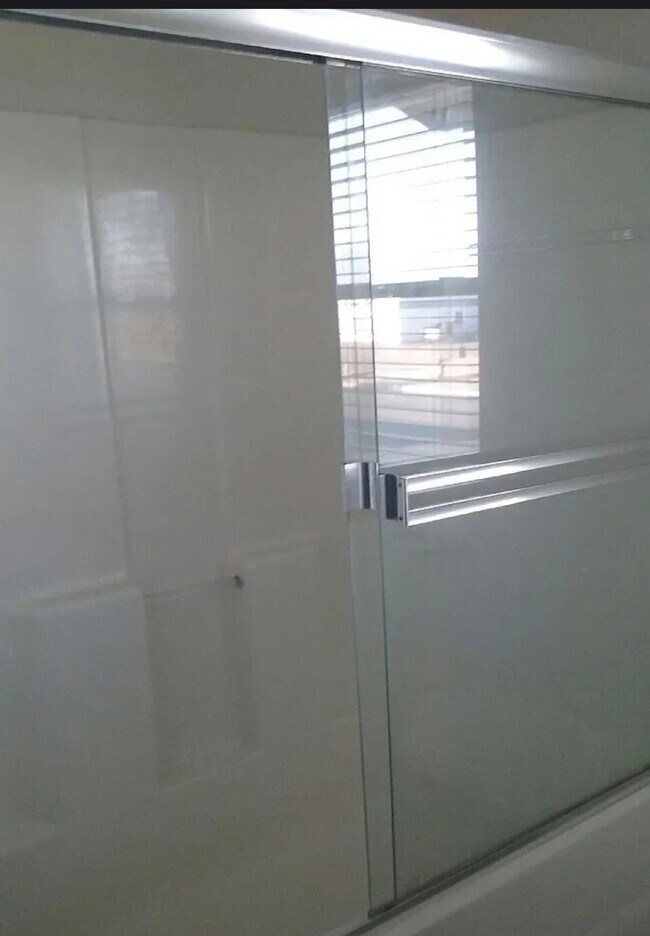 Foto del edificio - 3305 E Palmdale Blvd