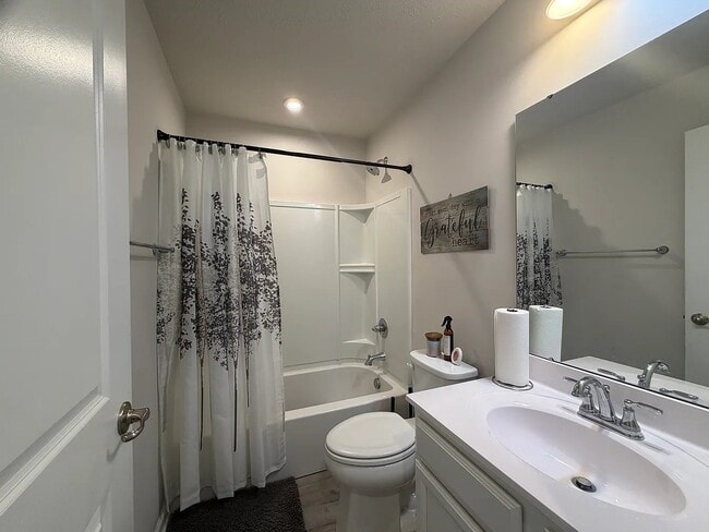 Building Photo - 5535 Spanish Bay St SE