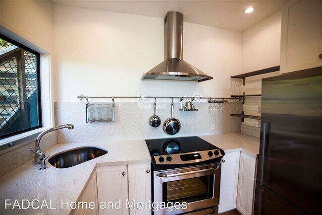Building Photo - 1 br, 1 bath House - 203 Belgrave Ave - Lo...