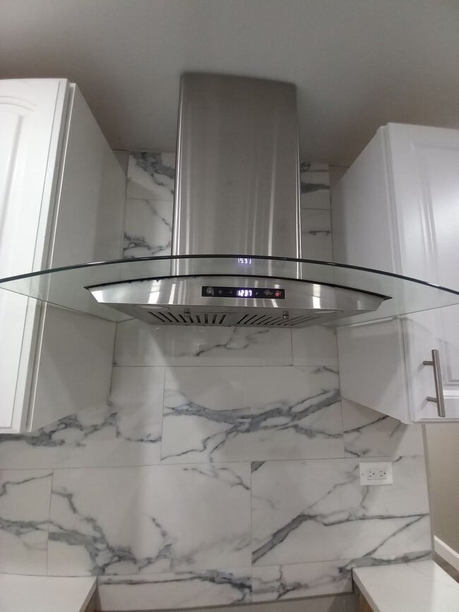 Foto del edificio - Beautifully Updated 2-Bedroom Home in East Chicago