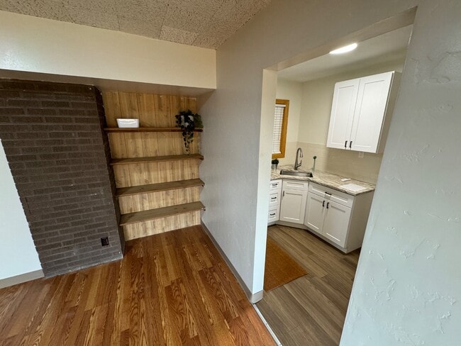 Building Photo - 460 W 600 N