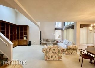 Building Photo - 2 br, 3.5 bath House - 610 Sayre Dr