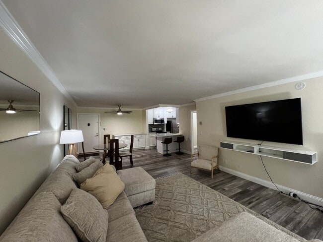 Building Photo - Two Bedroom One Bath Condo for Rent in Pla...