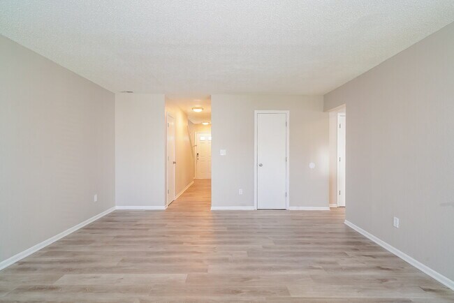 Building Photo - 8336 Country Creek Dr