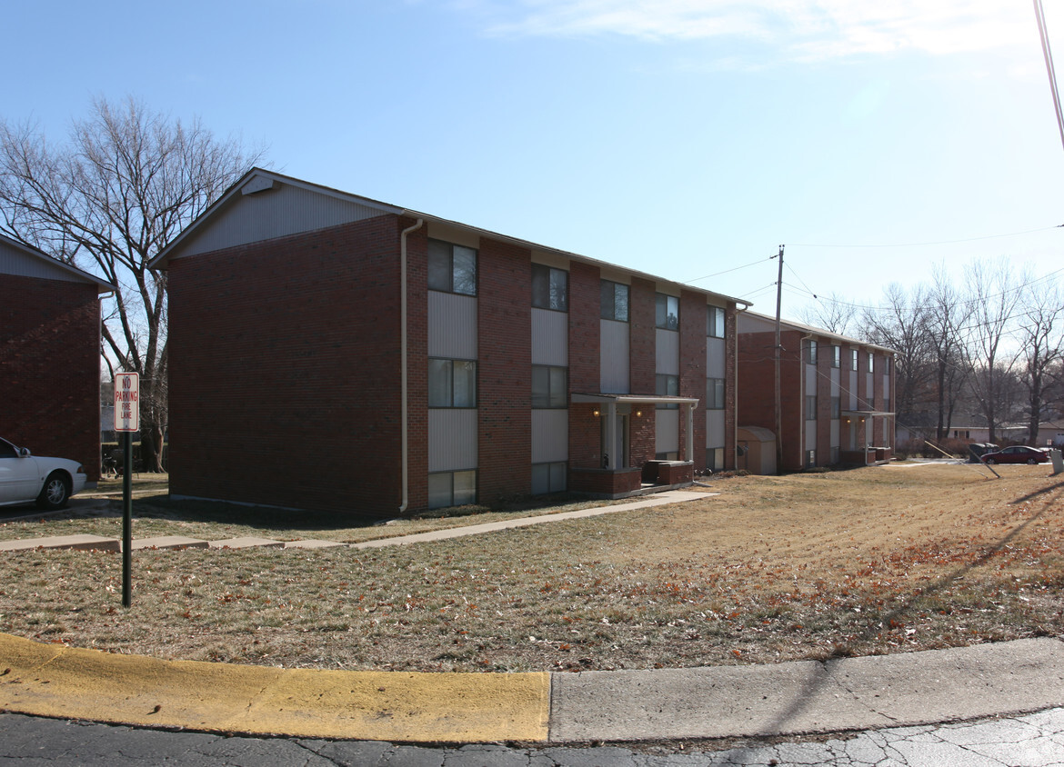 Primary Photo - 9523-9537 Noland Rd