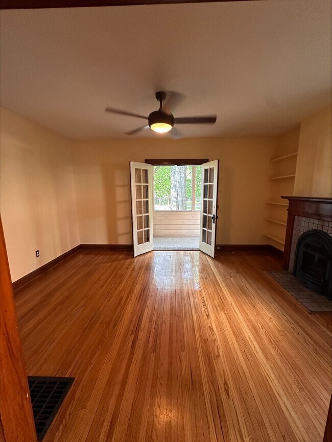 Foto del edificio - 1150 Northwest Blvd