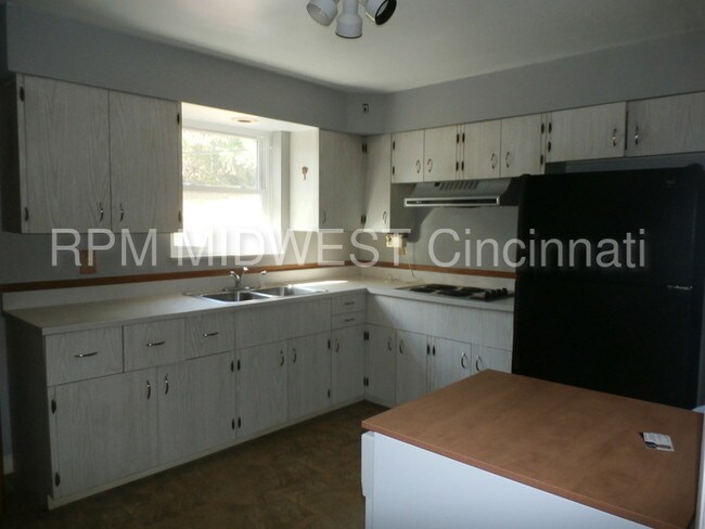 Foto del edificio - 8545 Livingston Rd