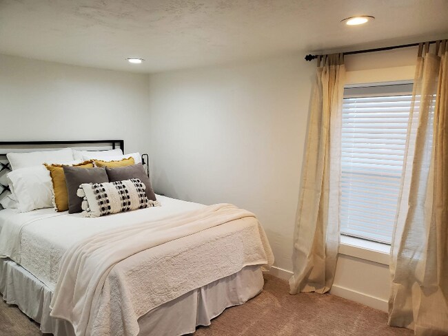 Foto del edificio - 220 N Rapid Creek Rd