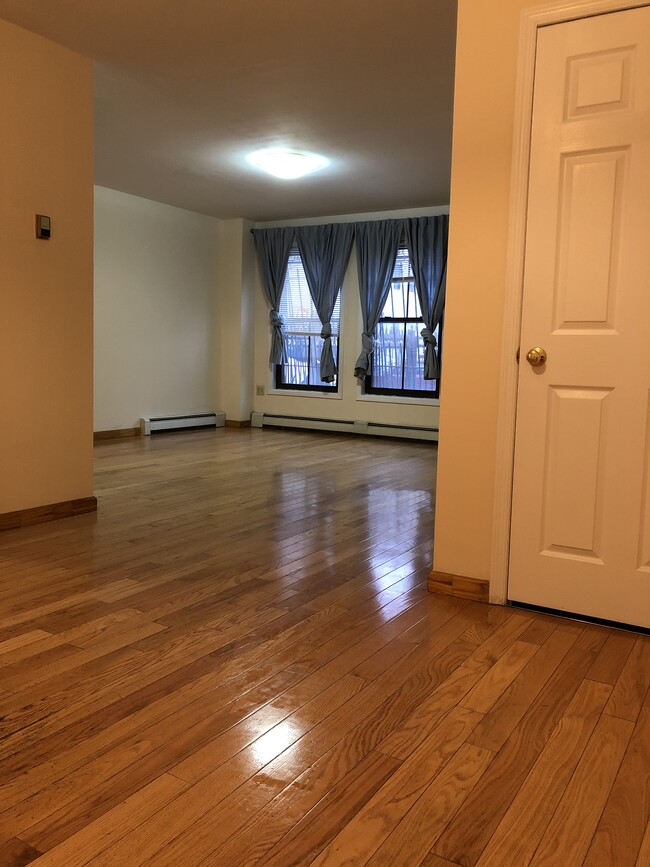 living room - 399 S 5th St
