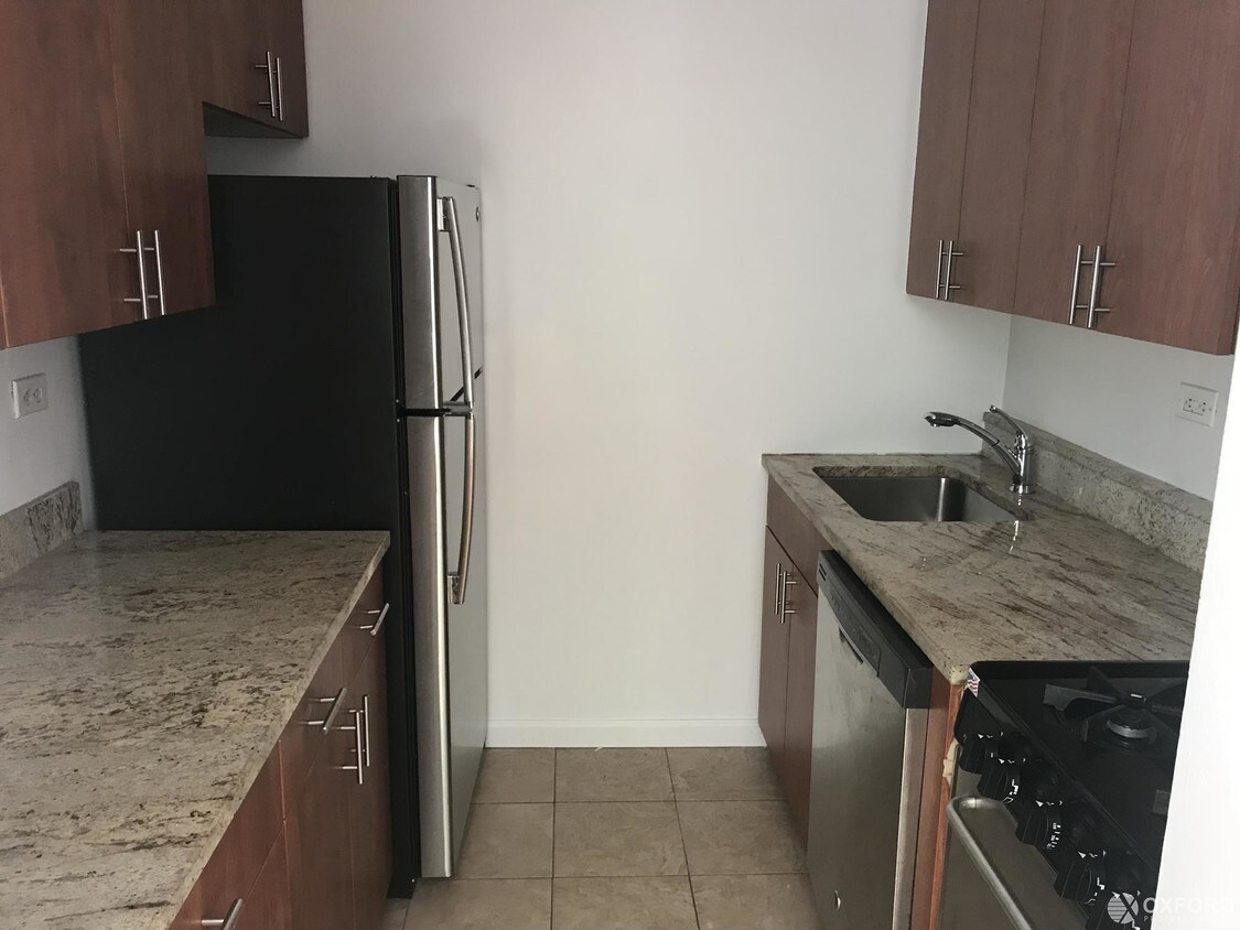 Building Photo - 170 East 83rd Street