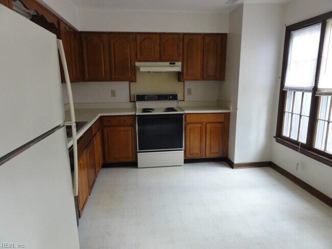 Foto del edificio - 2937 Threechopt Rd