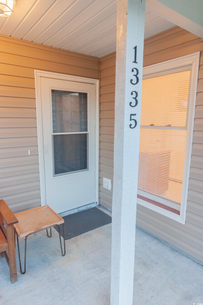 Foto del edificio - 1335 Melanie Ln