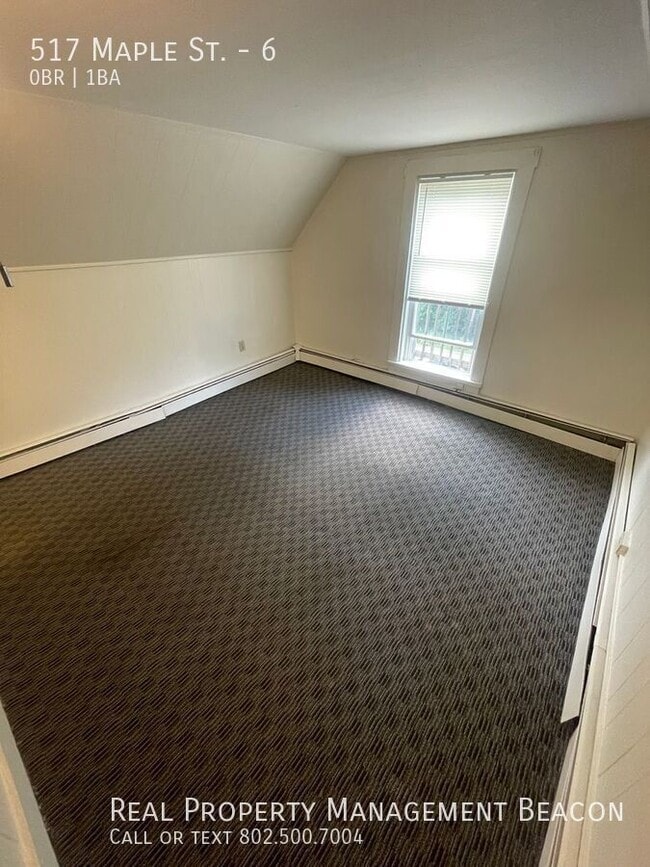 Building Photo - 517 Maple St
