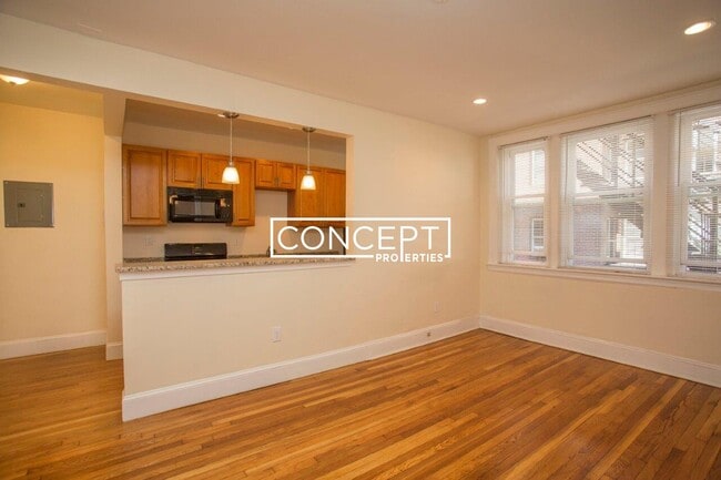 Building Photo - 136 Highland Ave