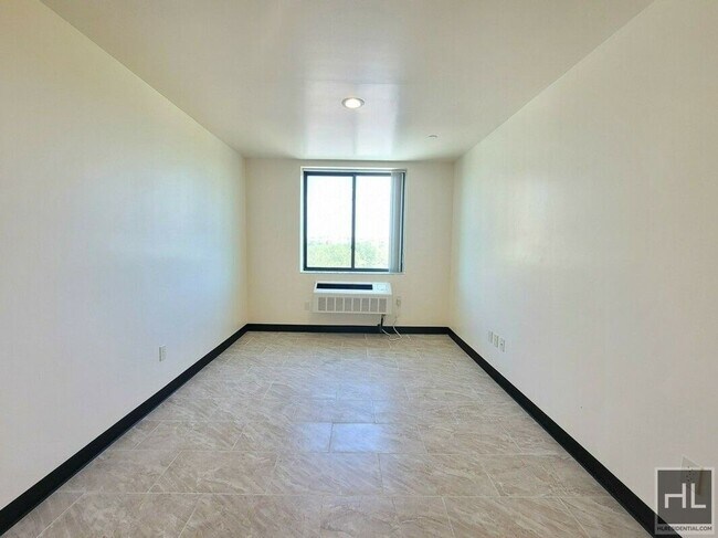 Building Photo - 461 Winthrop St