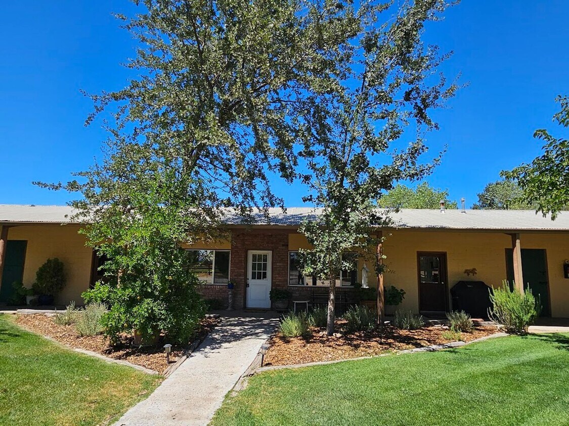 Primary Photo - AVAILABLE NOW - Furnished Guest Home Locat...