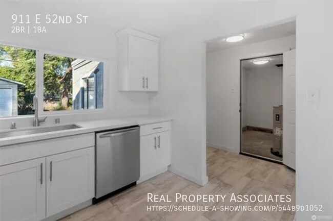 Foto del edificio - 911 E 52nd St