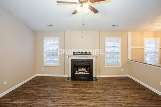 Foto del edificio - 5704 Shining Oak Ln