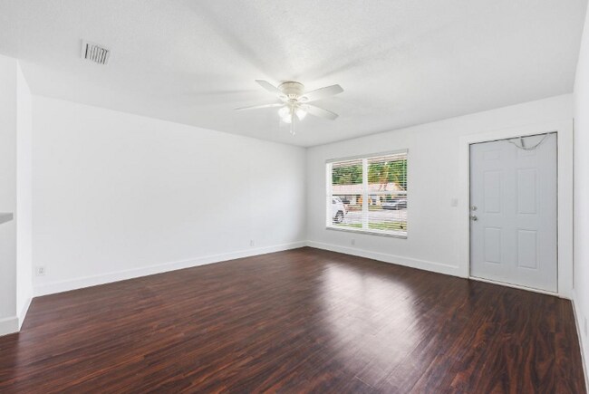 Building Photo - 970 Kenbar St