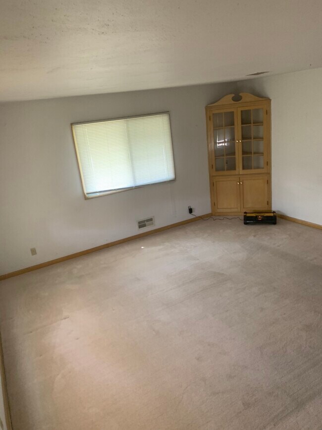 8106 W Congress Street, Milwaukee, WI 53218 Townhome Rentals in