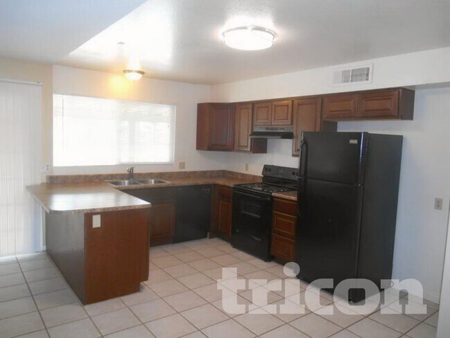 Foto del edificio - 411 N Criss St