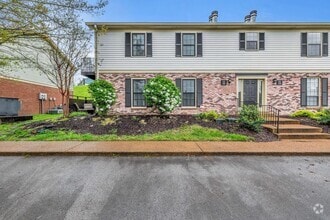 Building Photo - 749 Fox Ridge Dr