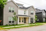 Foto principal - 301 Cooner St