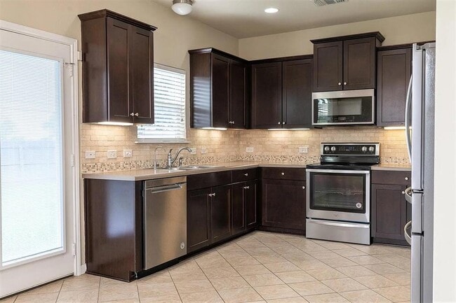 Building Photo - 1508 Paint Brush Dr