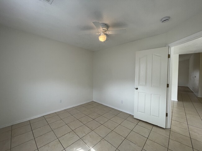 Building Photo - 5323 Red Mesa Ave SW