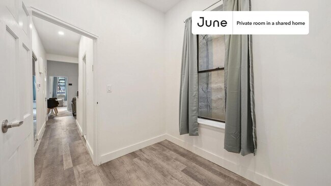 Foto del edificio - Room in Shared 2 bed/1 bath home