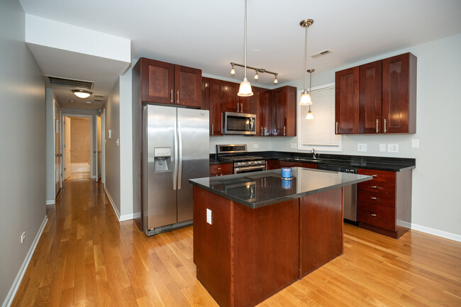 Foto del edificio - 6543 S Ingleside Ave