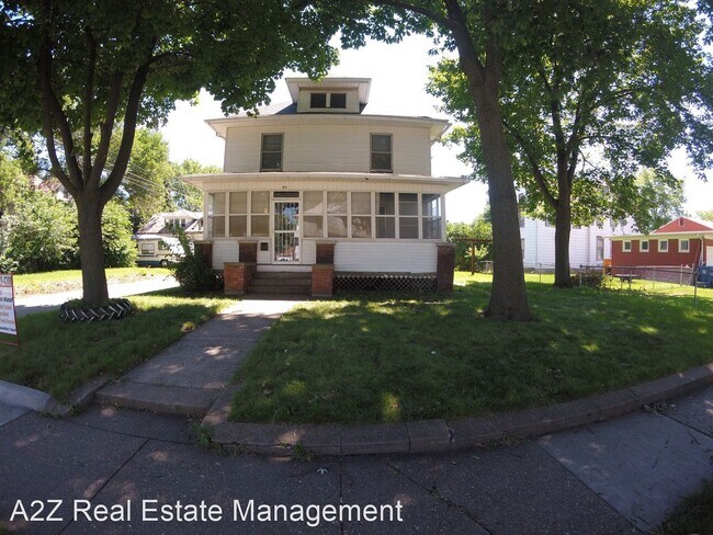 Building Photo - 3 br, 1 bath House - 211 Cedar St